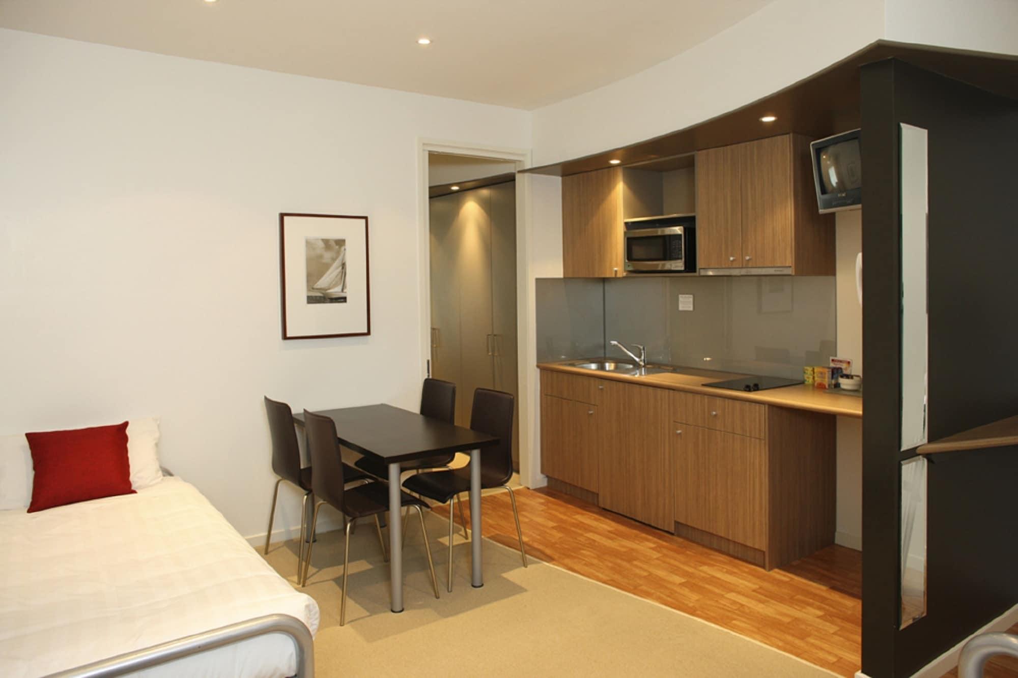 The Waves Apartments Cowes Exteriér fotografie