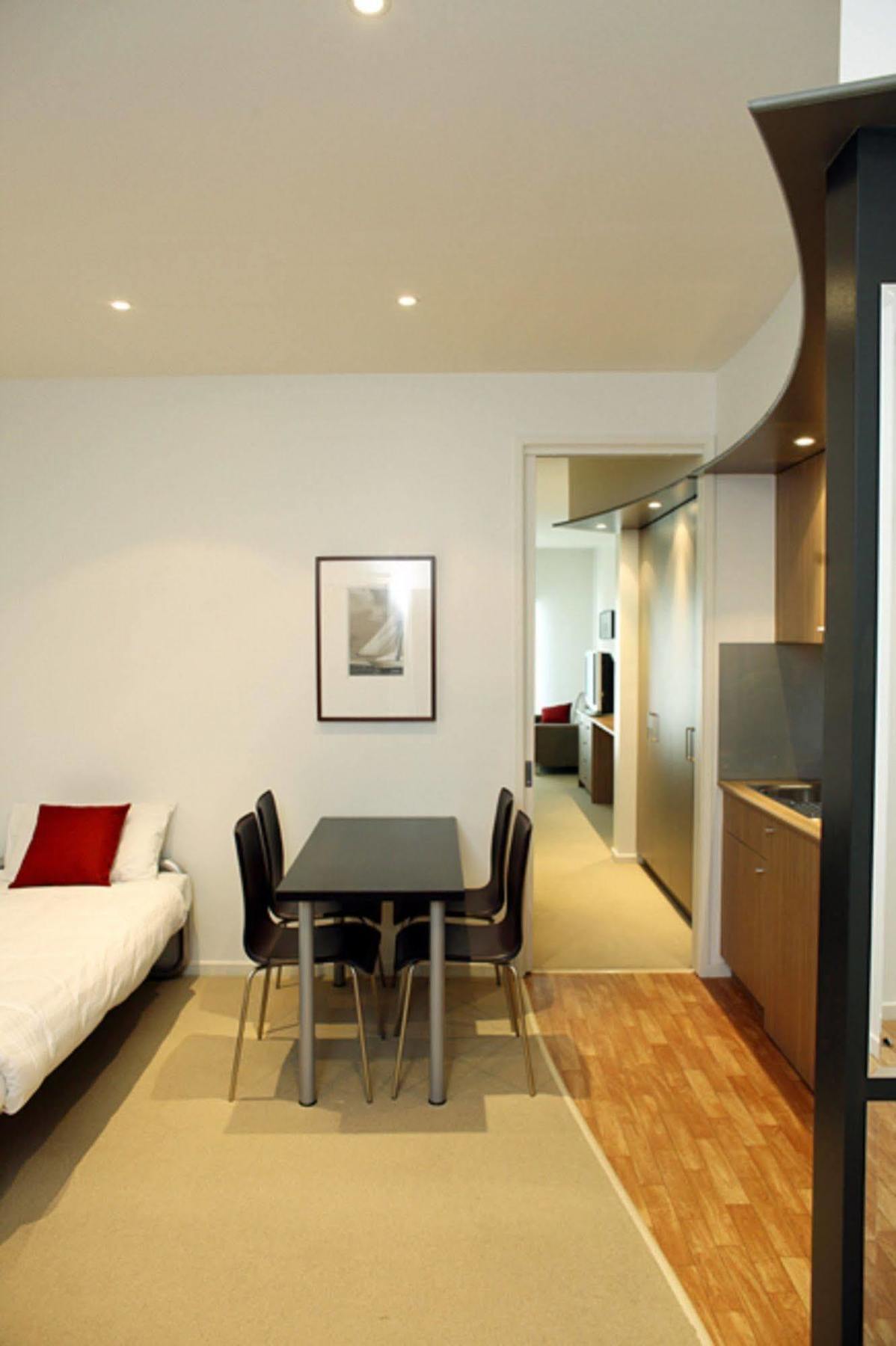 The Waves Apartments Cowes Exteriér fotografie