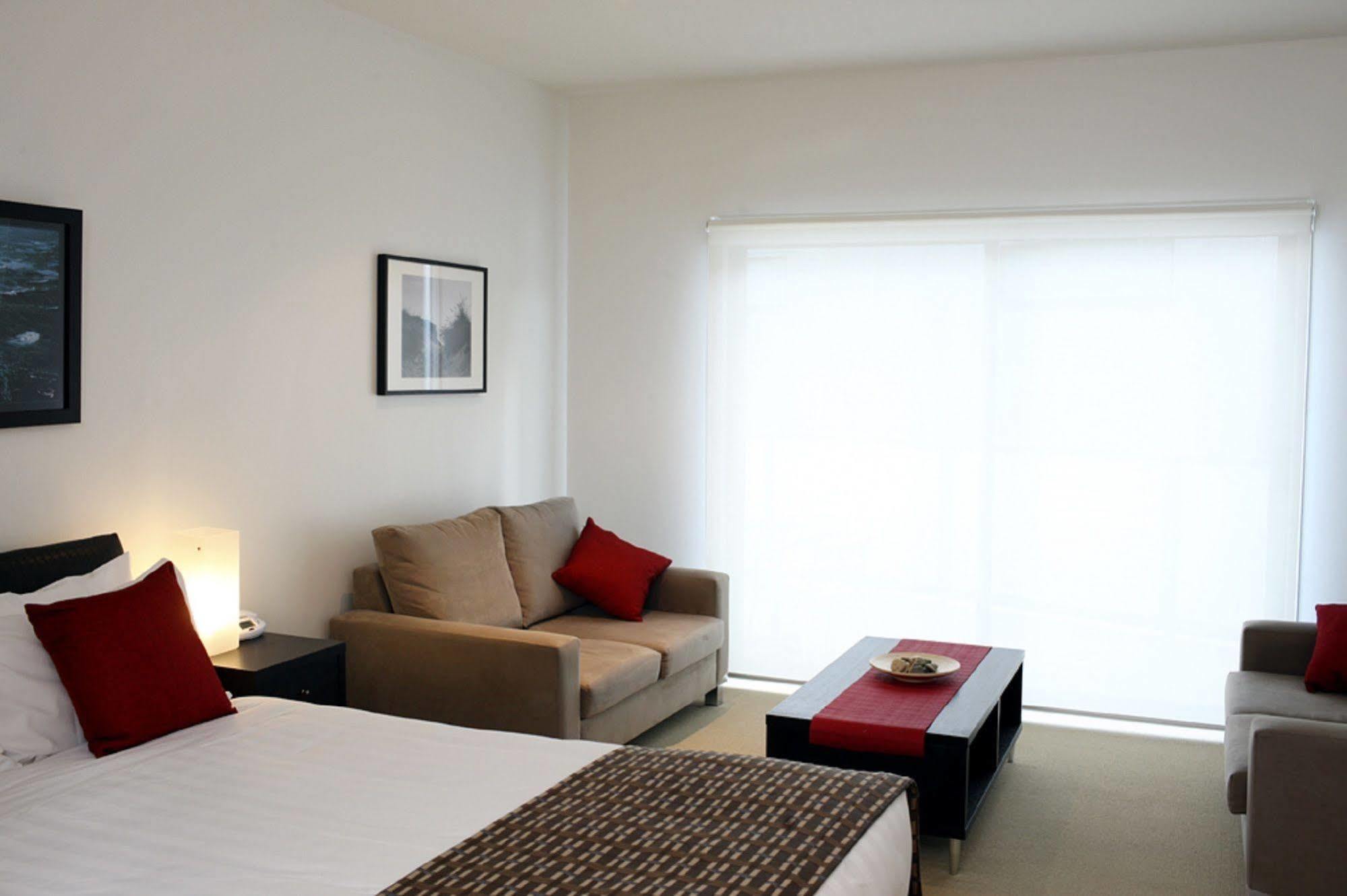 The Waves Apartments Cowes Exteriér fotografie