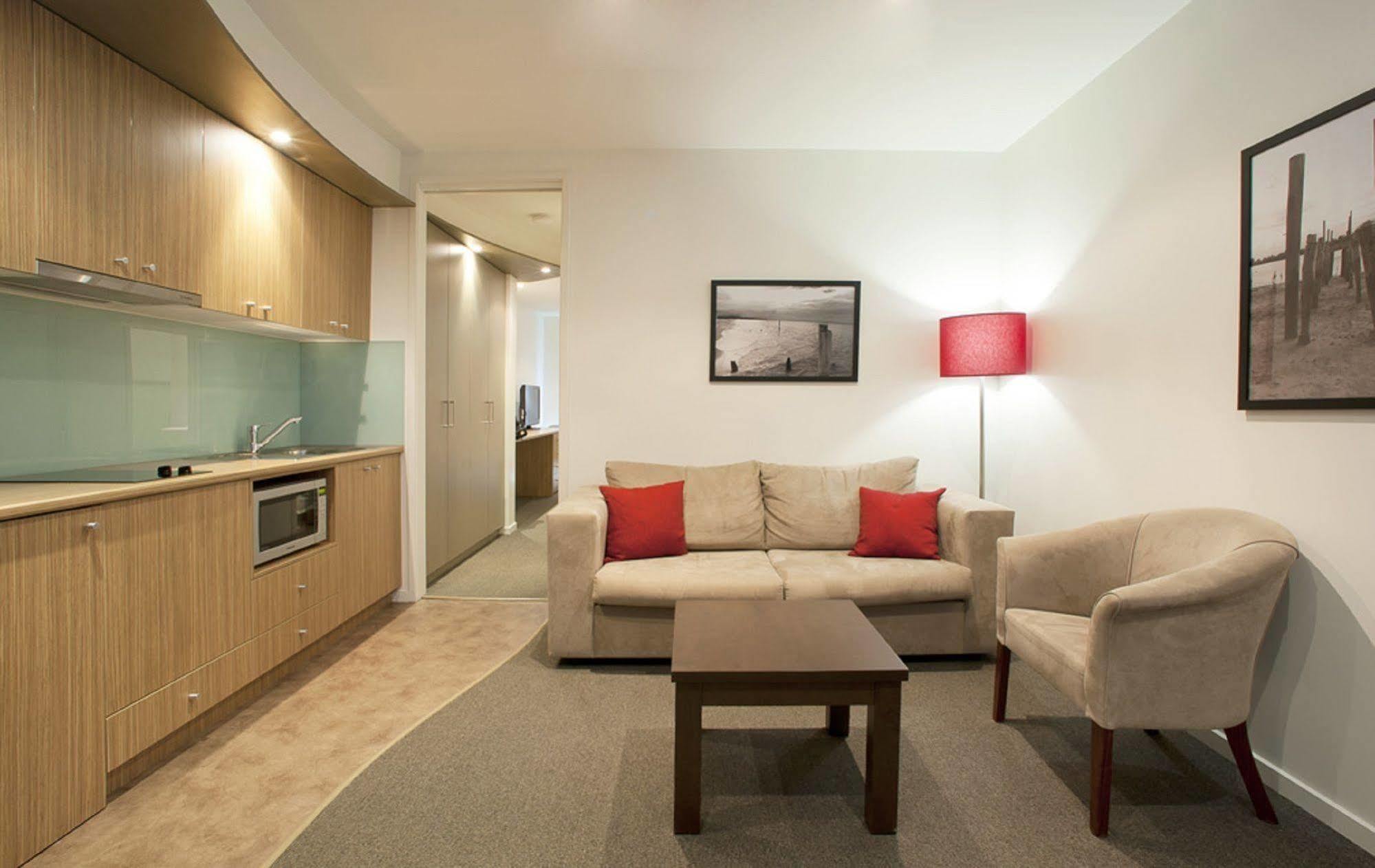 The Waves Apartments Cowes Exteriér fotografie